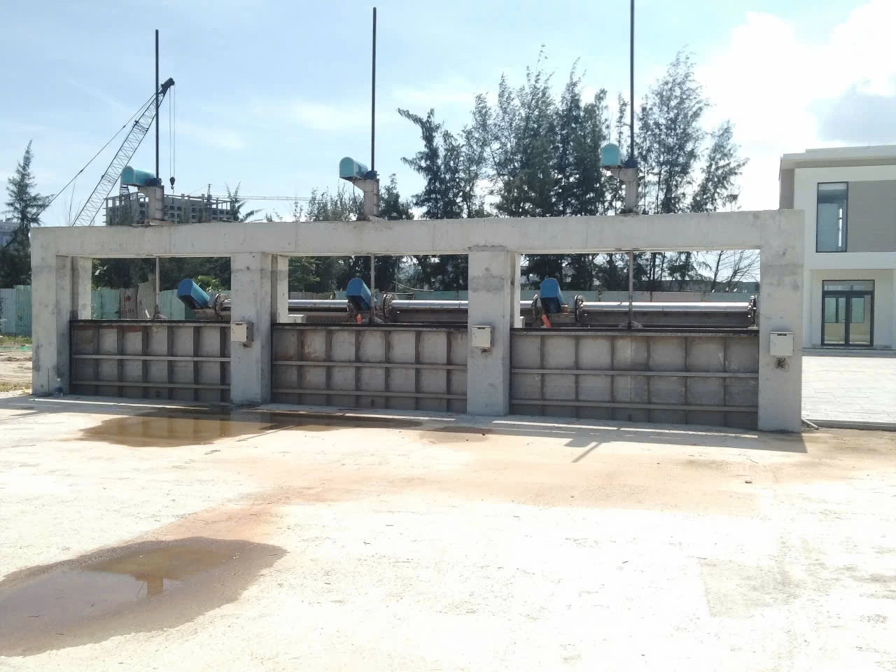 Cửa van thủy lợi/ thủy điện